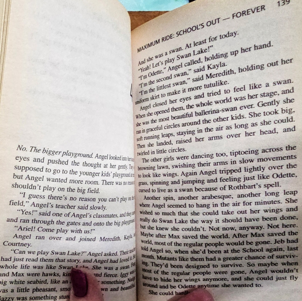 "MAXIMUM RIDE-SCHOOLS OUT" J PATTERSON - Picture 4 of 6